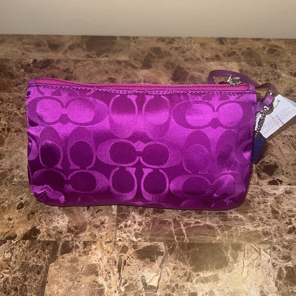 NWT Coach Purple Wristlet Clutch with Signature Monogram - Picture 5 of 7